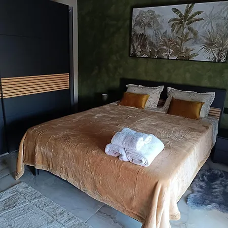 Dimitra 's House شقة